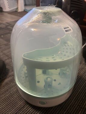 Grownsy Electric Baby Bottle Sterilizer in Mint Green & White